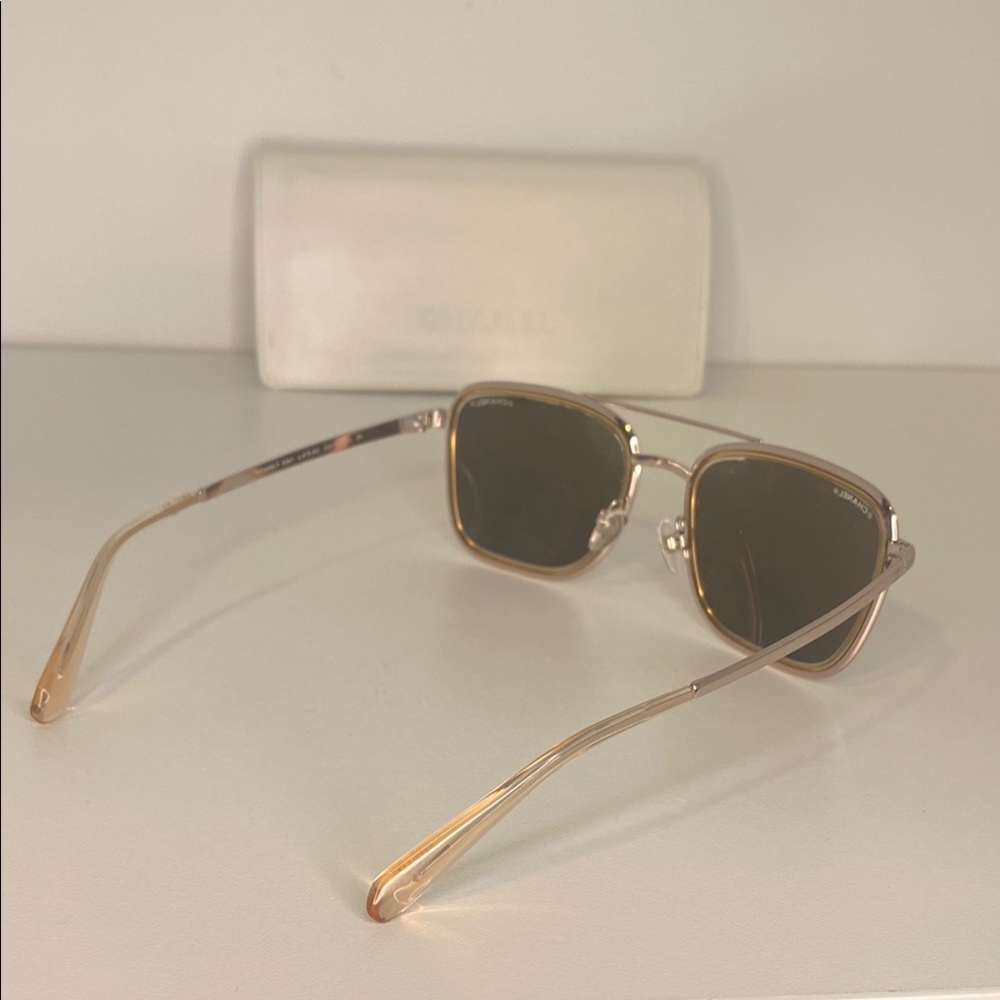 Chanel Classic Stylish Designer Rose Gold Mirror Sunglasses - Picture 3 of 10